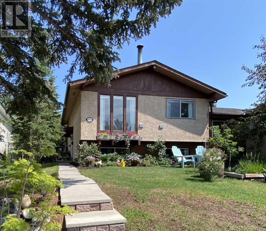 Property at 130 Silvergrove Road NW image 2