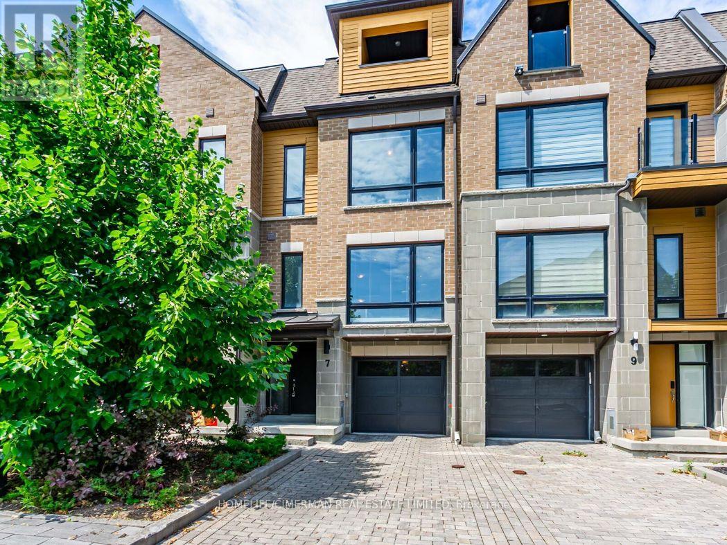 Property at 7 KENNETH WOOD CRESCENT image 1