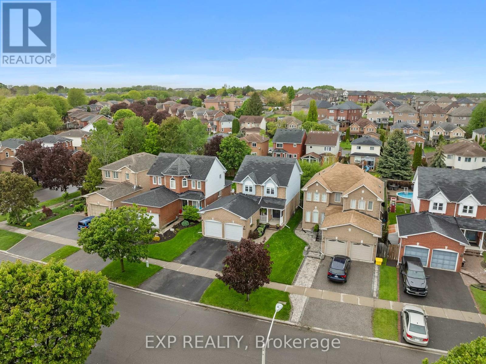 Property at 104 APPLE BLOSSOM BOULEVARD image 3