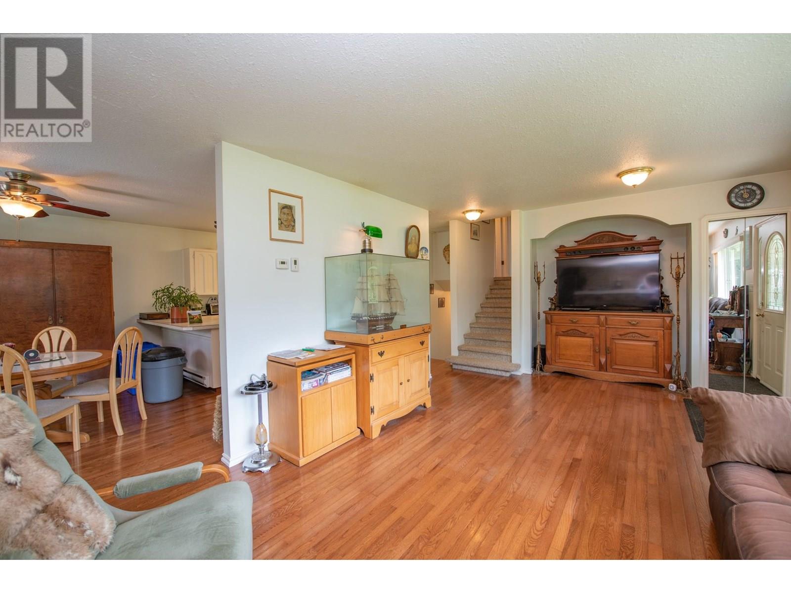 40 Rosoman Road, Enderby, British Columbia  V4Y 4K4 - Photo 11 - 10354388