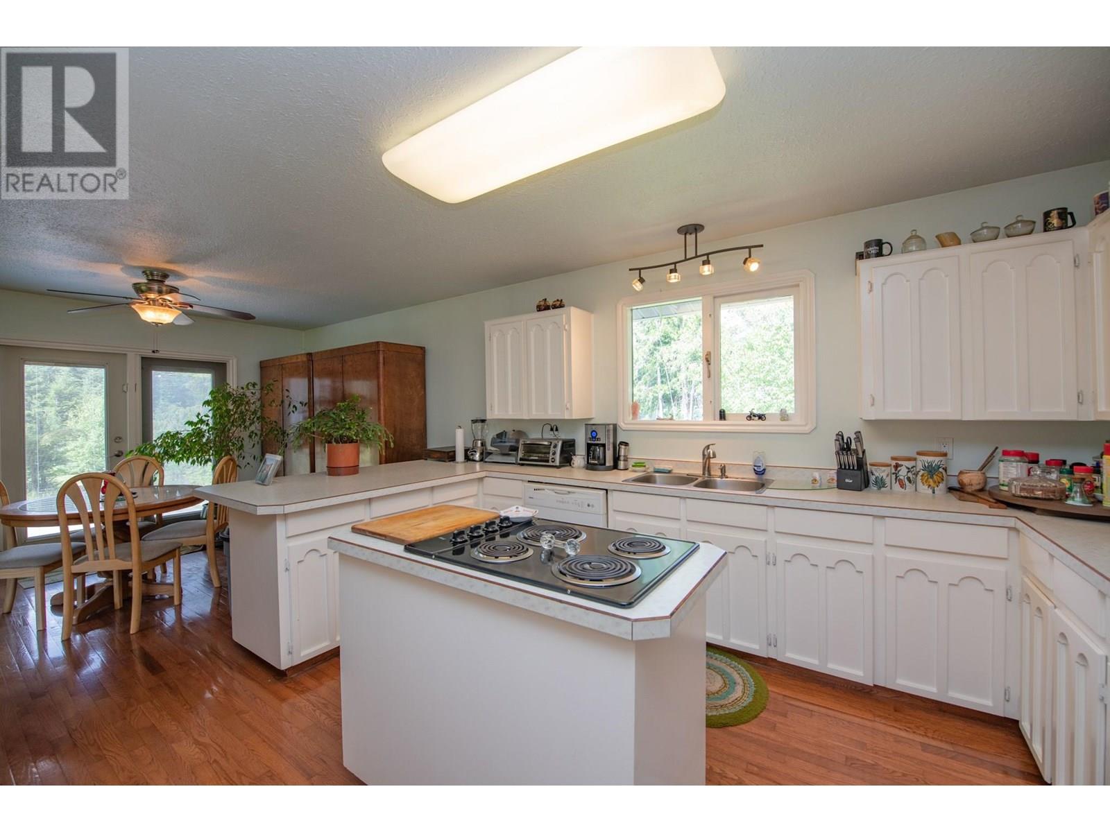 40 Rosoman Road, Enderby, British Columbia  V4Y 4K4 - Photo 15 - 10354388