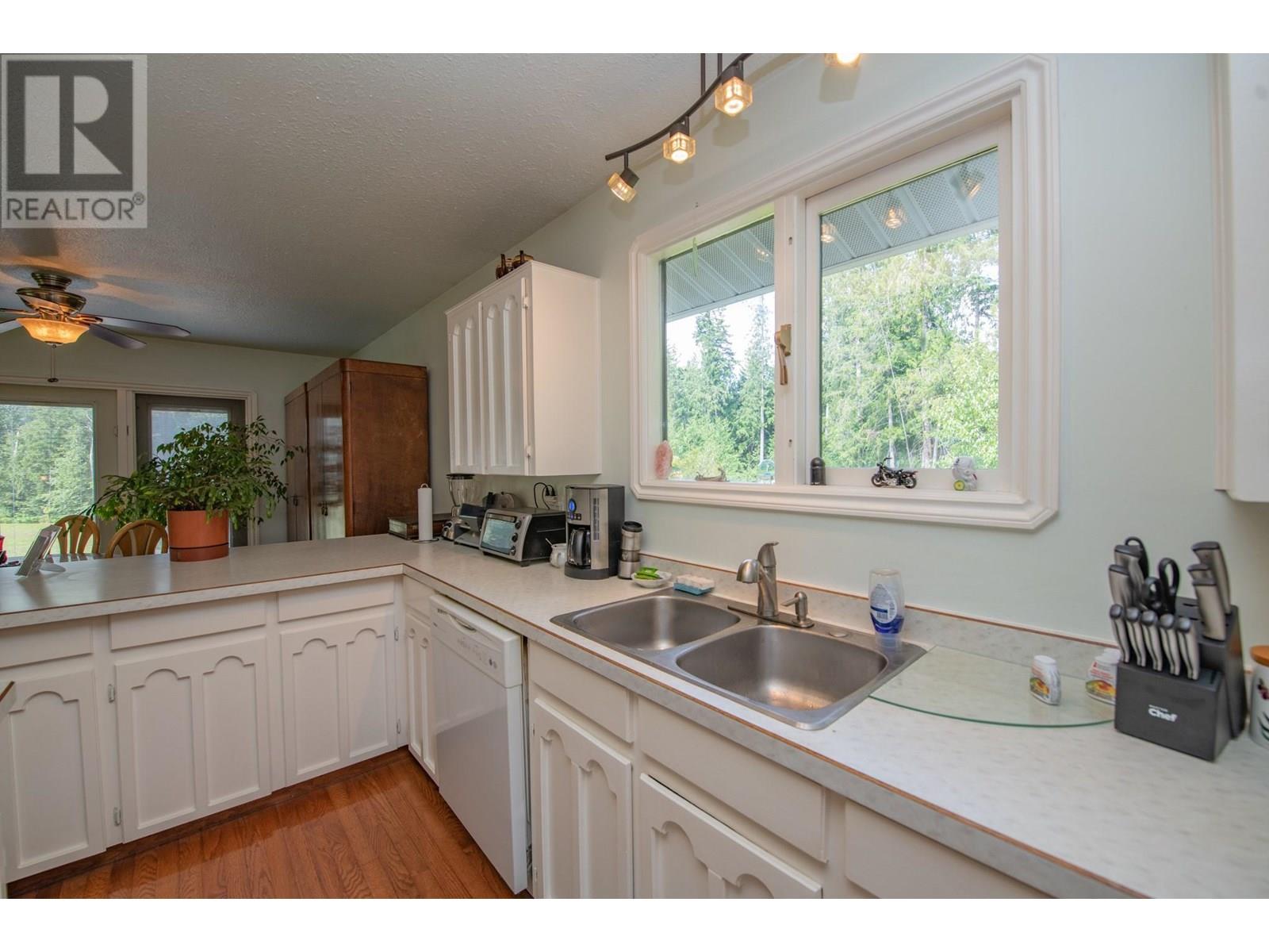 40 Rosoman Road, Enderby, British Columbia  V4Y 4K4 - Photo 18 - 10354388