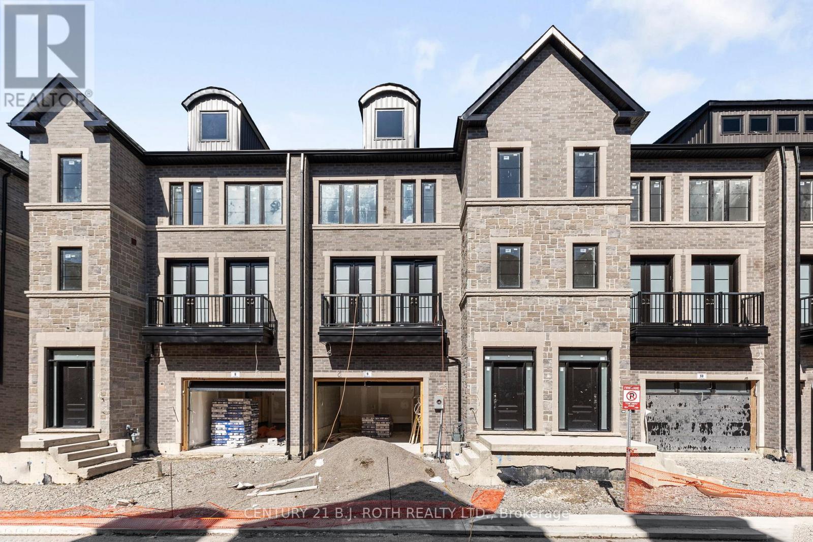 9 - 260 EAGLE STREET, Newmarket, Ontario