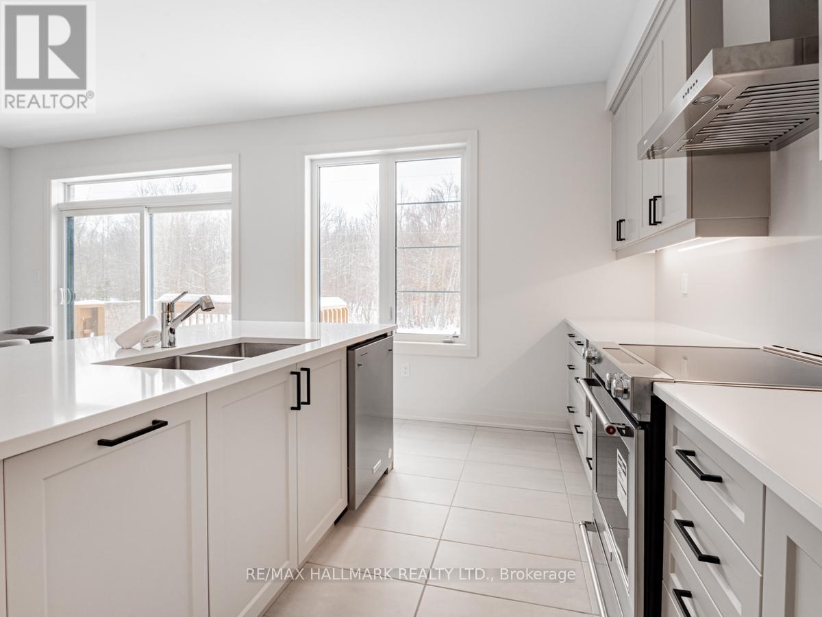 23 Hummingbird Grove, Adjala-Tosorontio, Ontario  L0G 1W0 - Photo 12 - N12256767