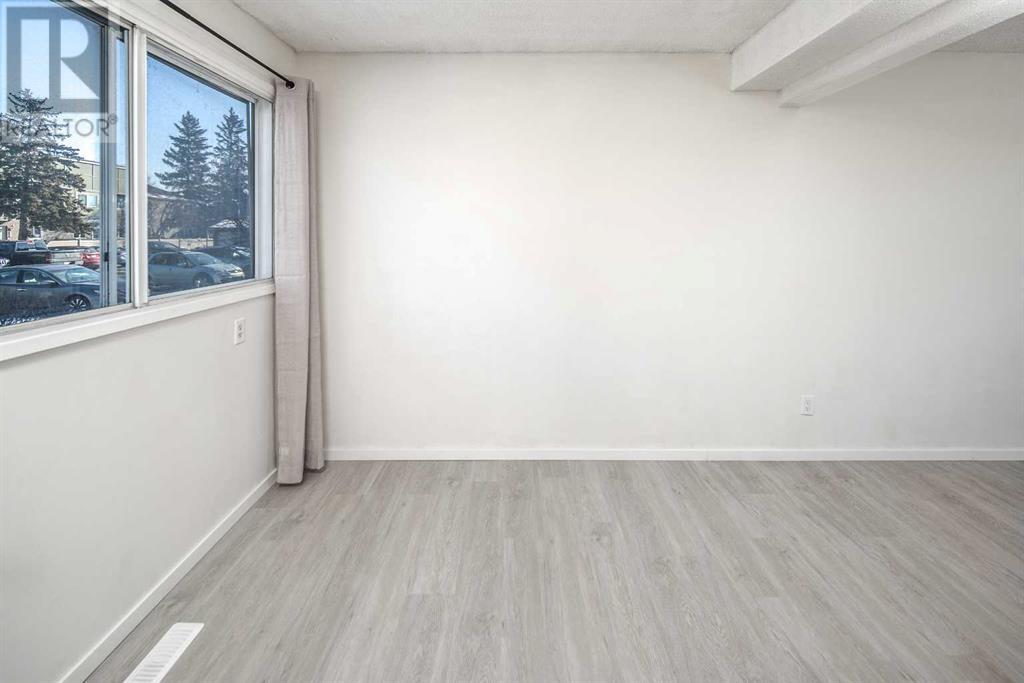 Property at 254, 406 Blackthorn Road NE image 4