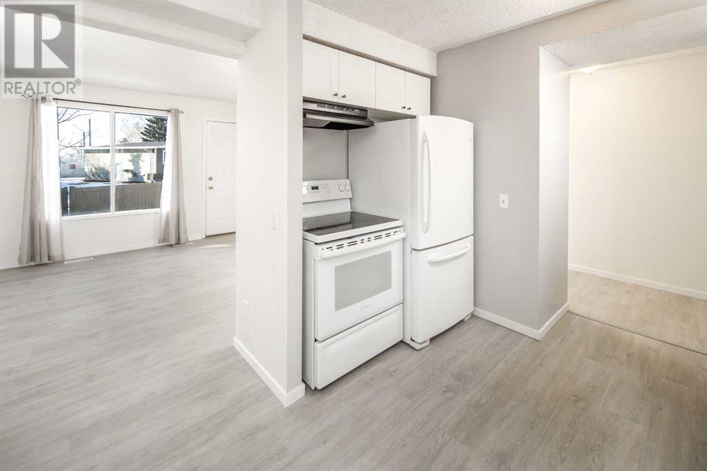 Property at 254, 406 Blackthorn Road NE image 3