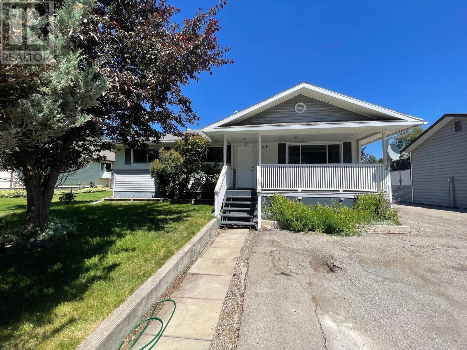 465 White Birch Crescent, Sparwood, British Columbia  V0B 2G0 - Photo 1 - 10354367