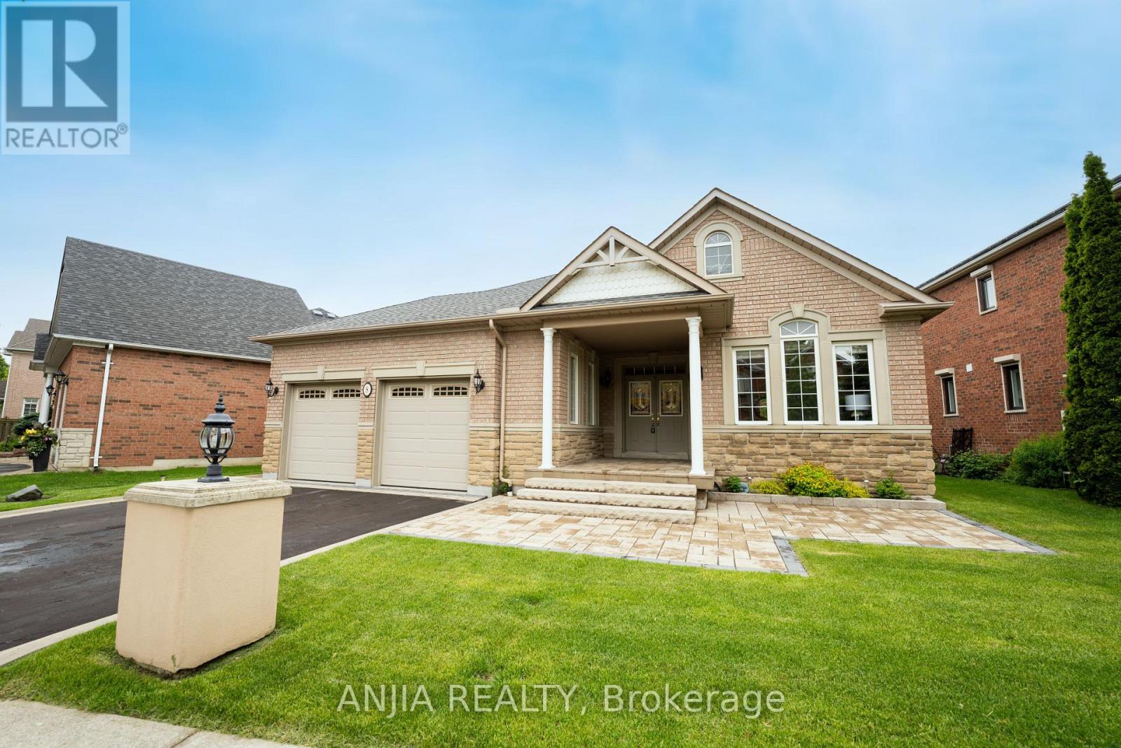 Property at 8 COTTONTAIL AVENUE image 3