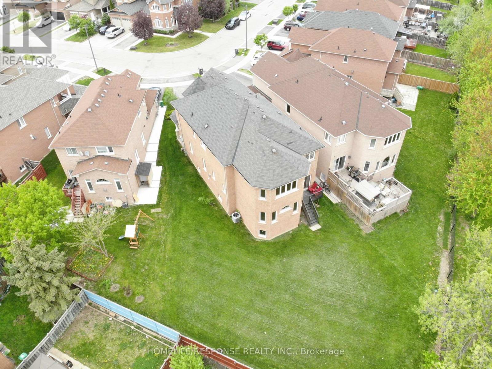 7272 Milano Court, Mississauga, Ontario  L5W 0A2 - Photo 42 - W12256822