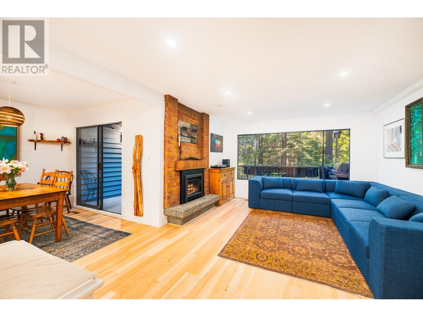 863 HENDECOURT ROAD, north vancouver, British Columbia V7K2X5