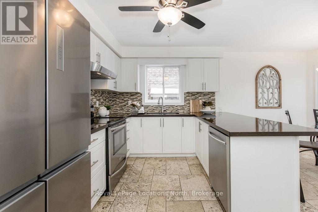 45 Holly Meadow Road, Barrie, Ontario  L4N 0E2 - Photo 13 - S12256849