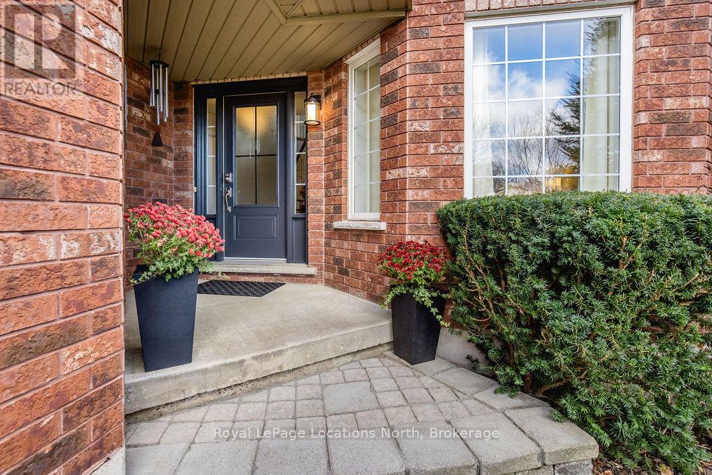 45 Holly Meadow Road, Barrie, Ontario  L4N 0E2 - Photo 2 - S12256849