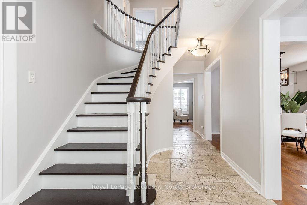 45 Holly Meadow Road, Barrie, Ontario  L4N 0E2 - Photo 3 - S12256849