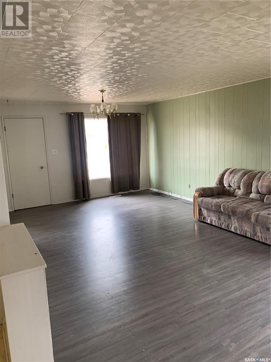 203 Centre Street, Naicam, Saskatchewan  S0K 2Z0 - Photo 3 - SK003080