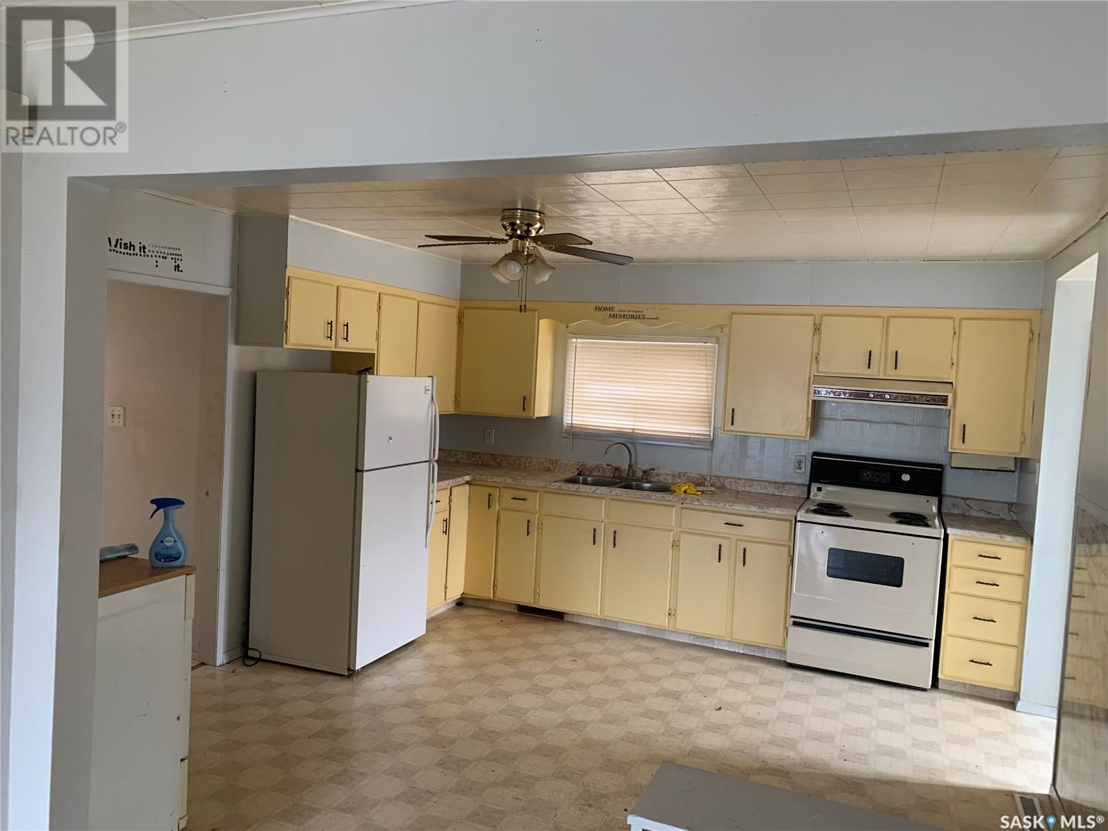 203 Centre Street, Naicam, Saskatchewan  S0K 2Z0 - Photo 2 - SK003080