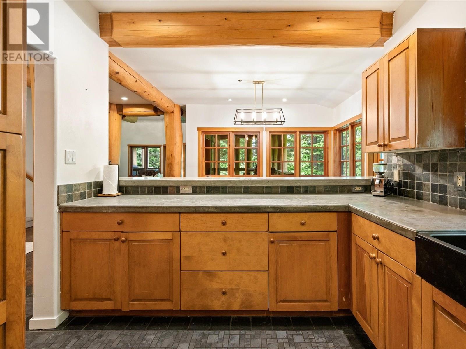6 2240 Nordic Drive, Whistler, British Columbia  V8E 0P3 - Photo 11 - R3020236