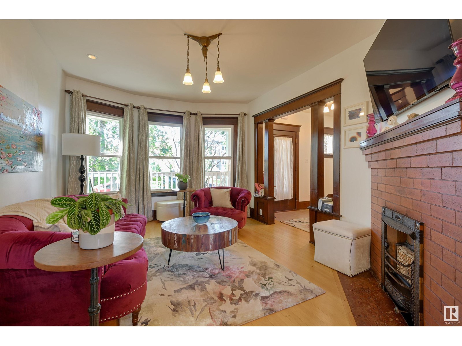 Property at 9943 88 AV NW image 2