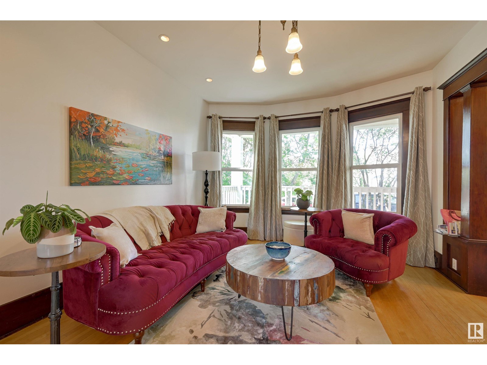 Property at 9943 88 AV NW image 4