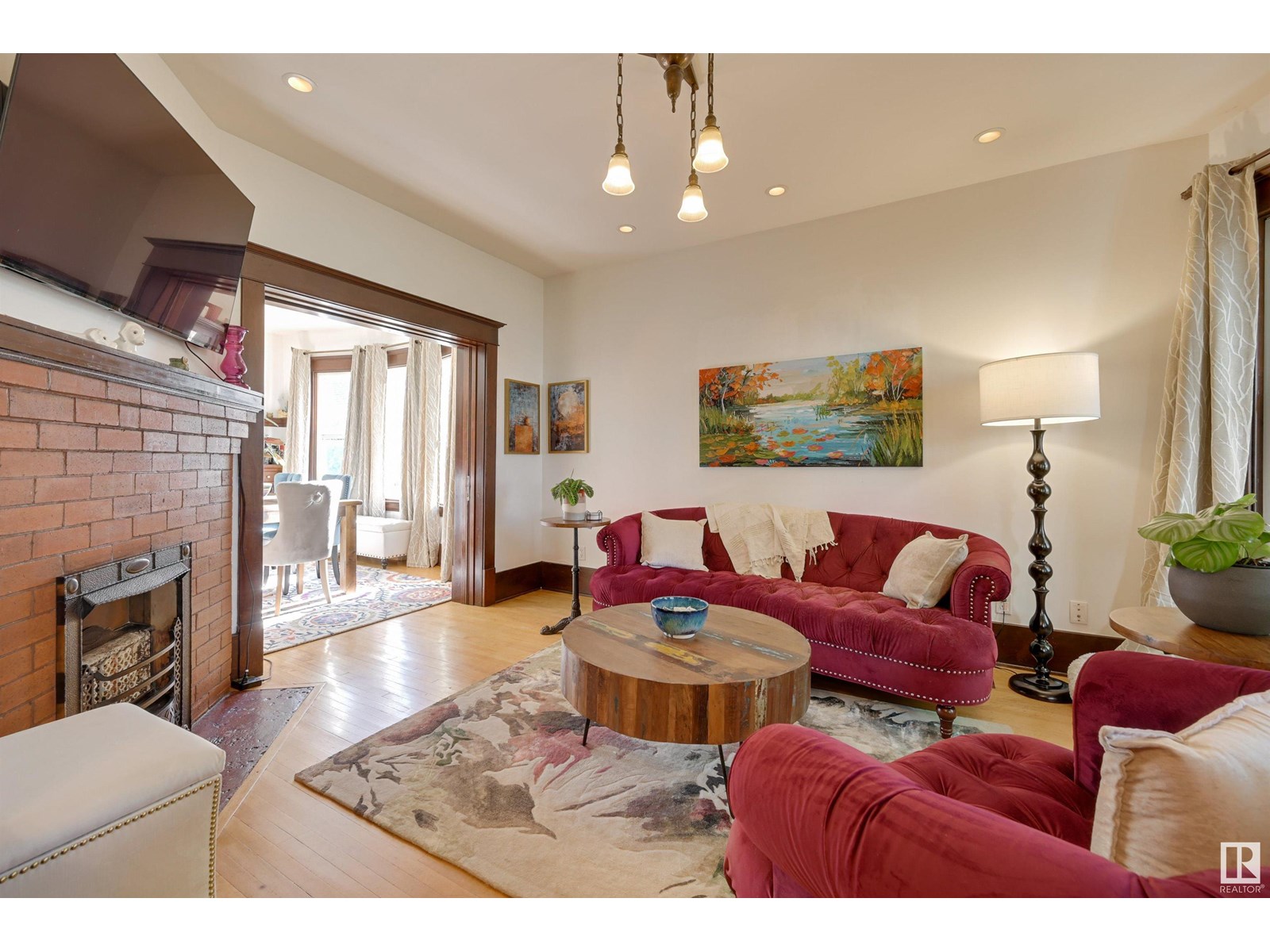 Property at 9943 88 AV NW image 5