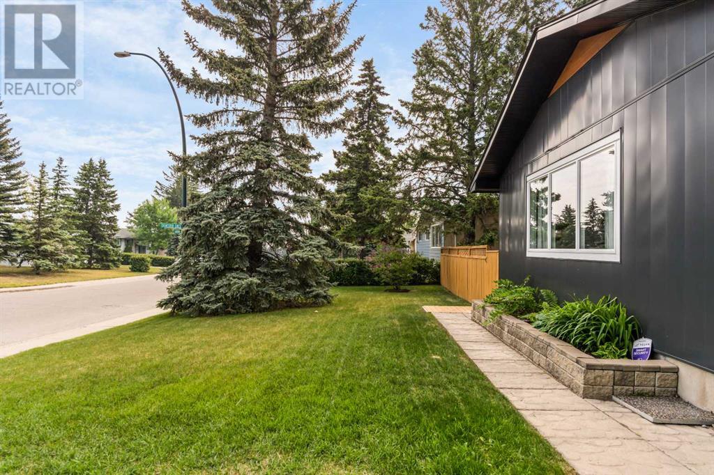 Property at 903 Sabrina Road SW image 2