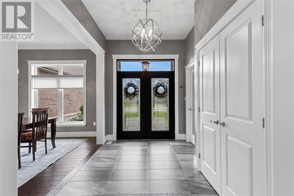 Property at 547 RIVERDOWNS AVENUE image 3