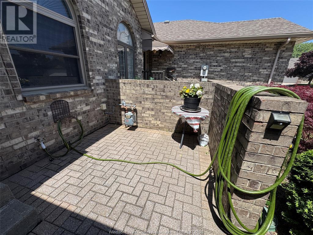 Property at 3 ASHLEY CRESCENT image 3