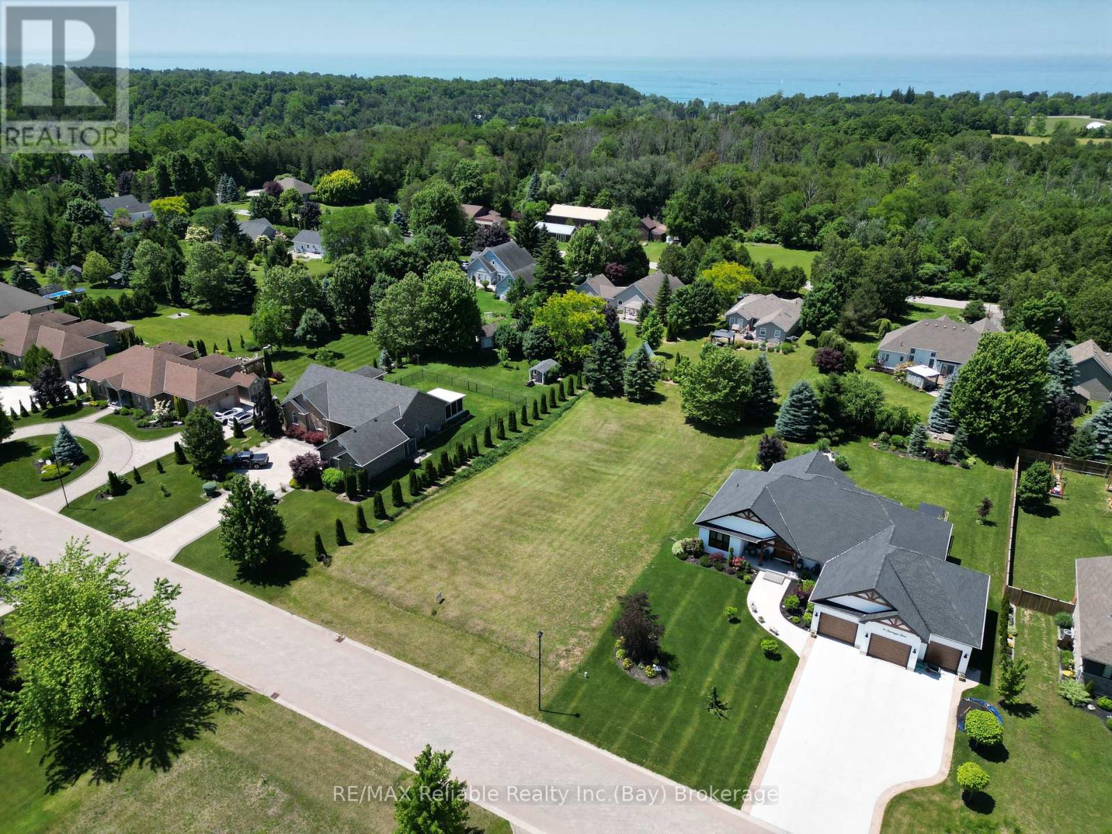19 Carriage Lane, Bluewater, Ontario  N0M 1G0 - Photo 5 - X10780742
