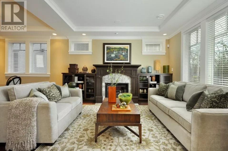 Property at 2031 W 45TH AVENUE image 3
