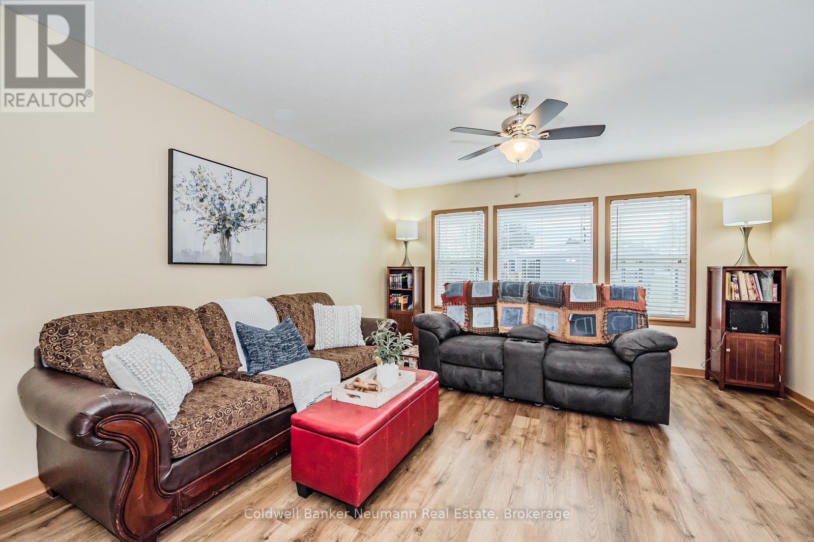 Property at 41 CEDARBUSH CRESCENT image 5