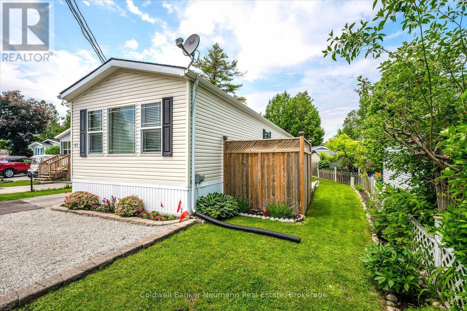 Property at 41 CEDARBUSH CRESCENT image 2