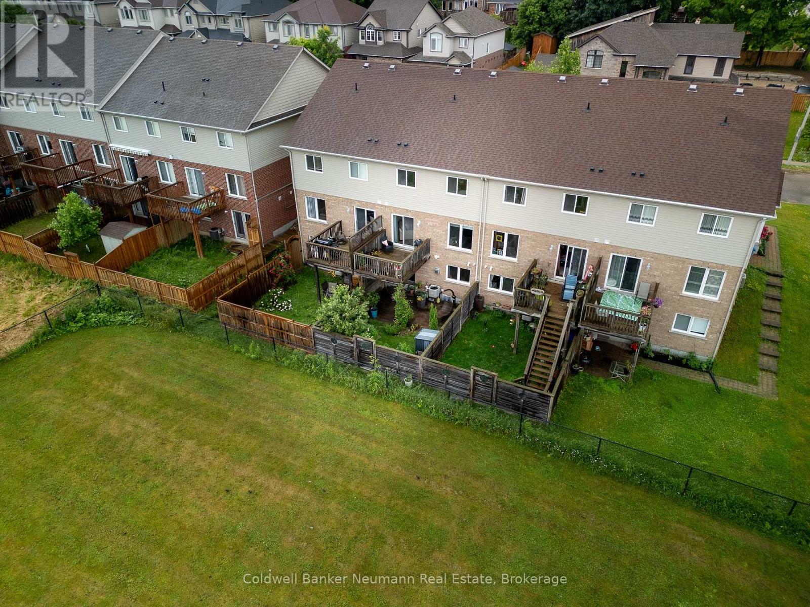 Property at 159 KEMP CRESCENT image 3