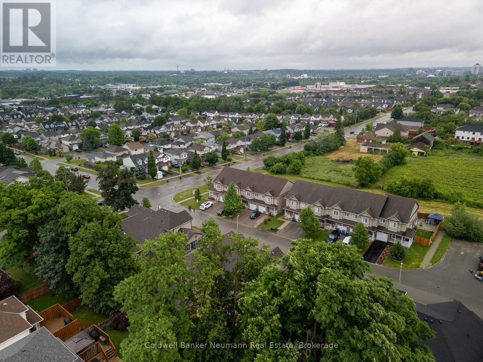 Property at 159 KEMP CRESCENT image 4