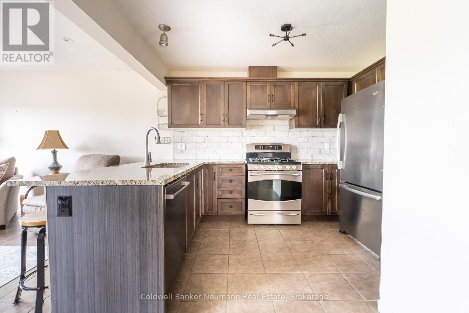 159 Kemp Crescent, Guelph, Ontario  N1E 0K1 - Photo 7 - X12256943