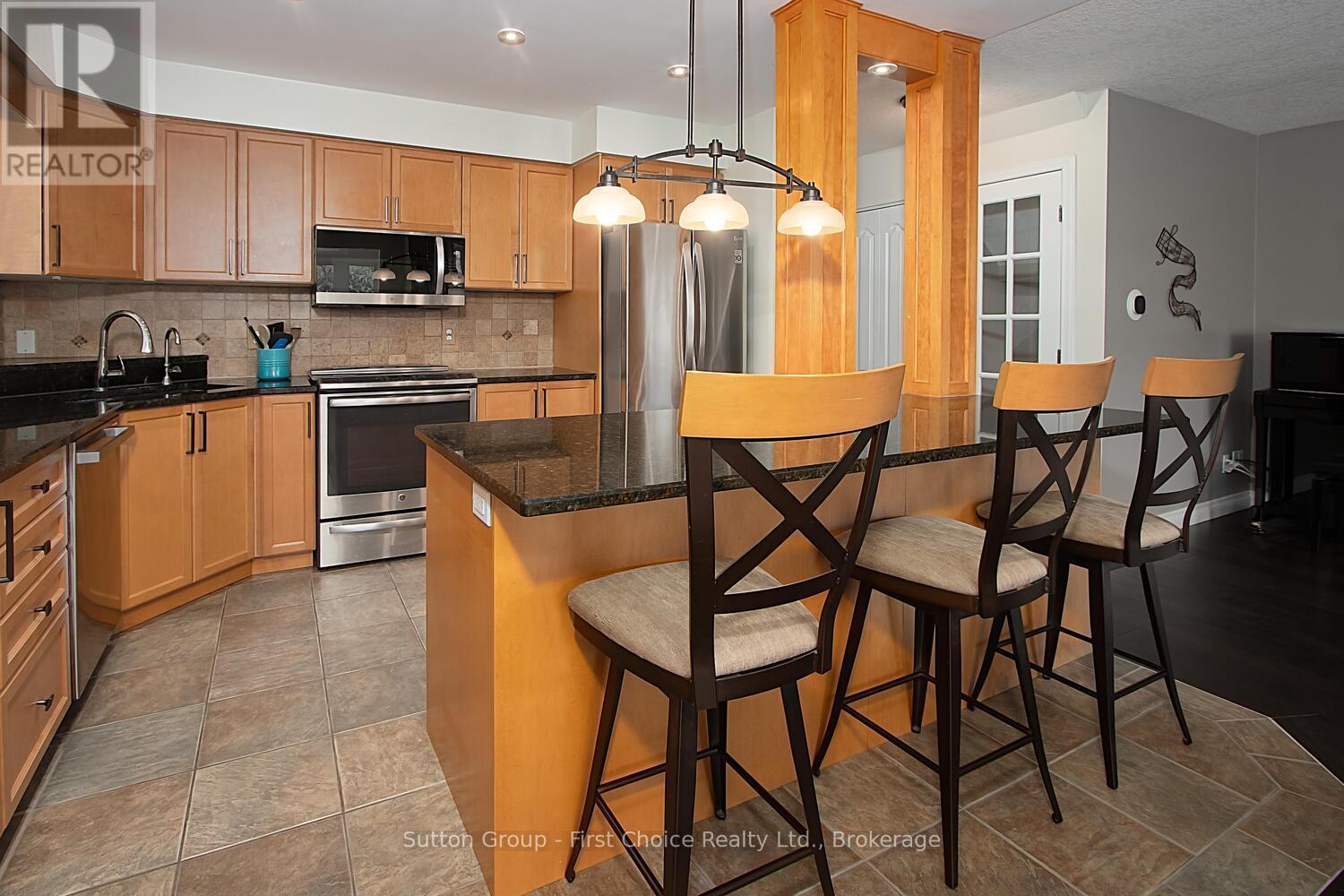 293 Huck Crescent, Kitchener, Ontario  N2N 3M8 - Photo 11 - X12257028