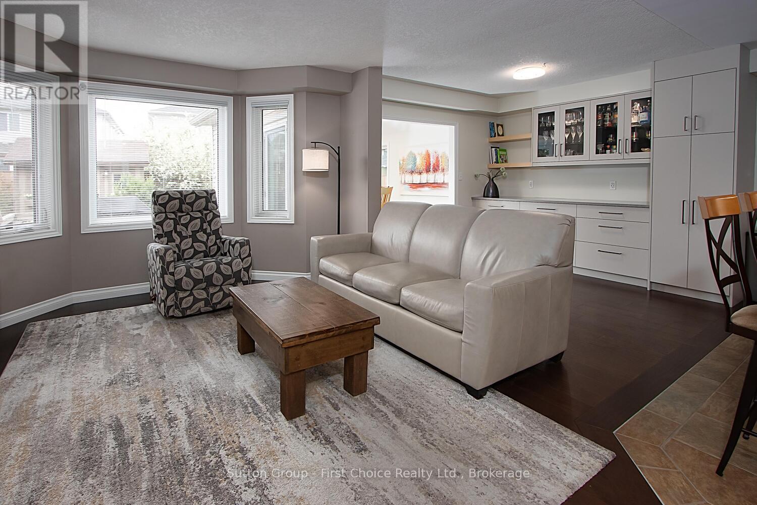 293 Huck Crescent, Kitchener, Ontario  N2N 3M8 - Photo 8 - X12257028