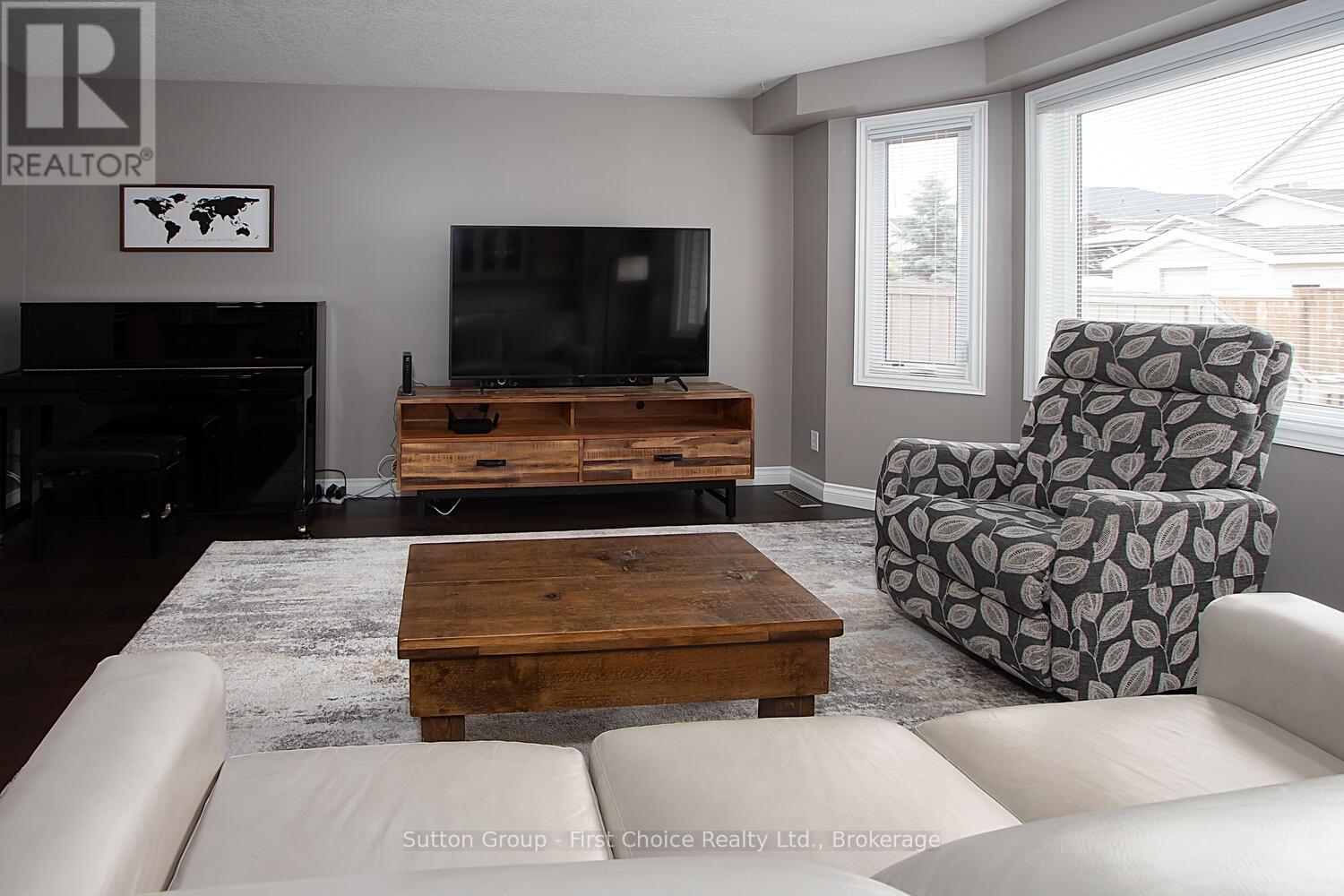 293 Huck Crescent, Kitchener, Ontario  N2N 3M8 - Photo 9 - X12257028