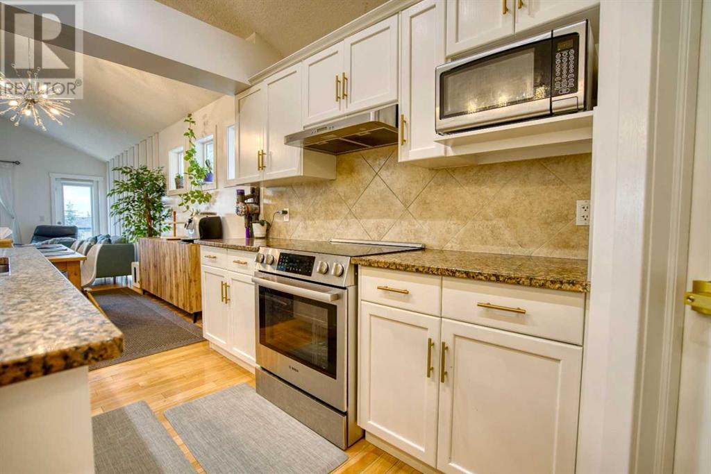 Property at 109 Aspen Stone Place SW image 5