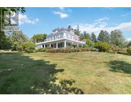 66 McDonald Street, Lunenburg, Ca