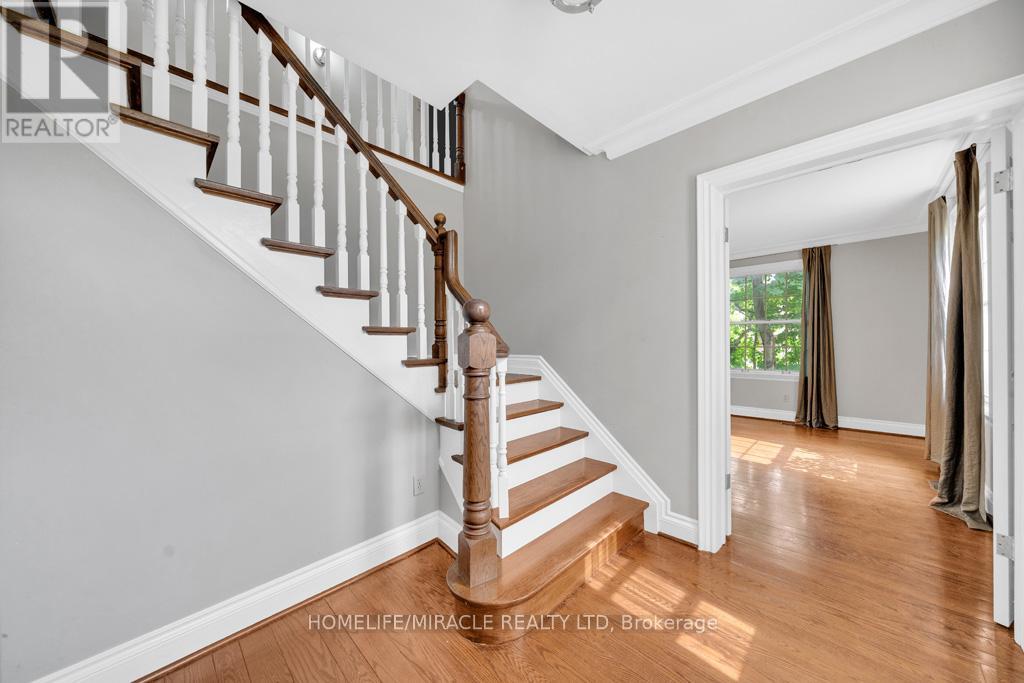 10 Houghton Boulevard, Markham, Ontario  L3P 2N6 - Photo 6 - N12256895