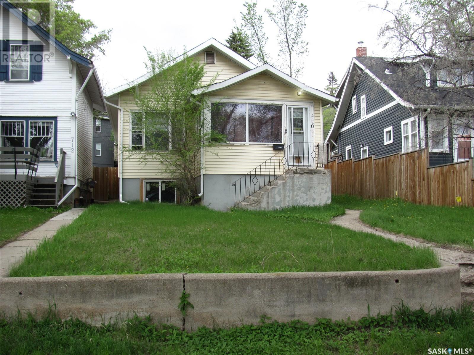 Property at 710 Walmer ROAD image 1