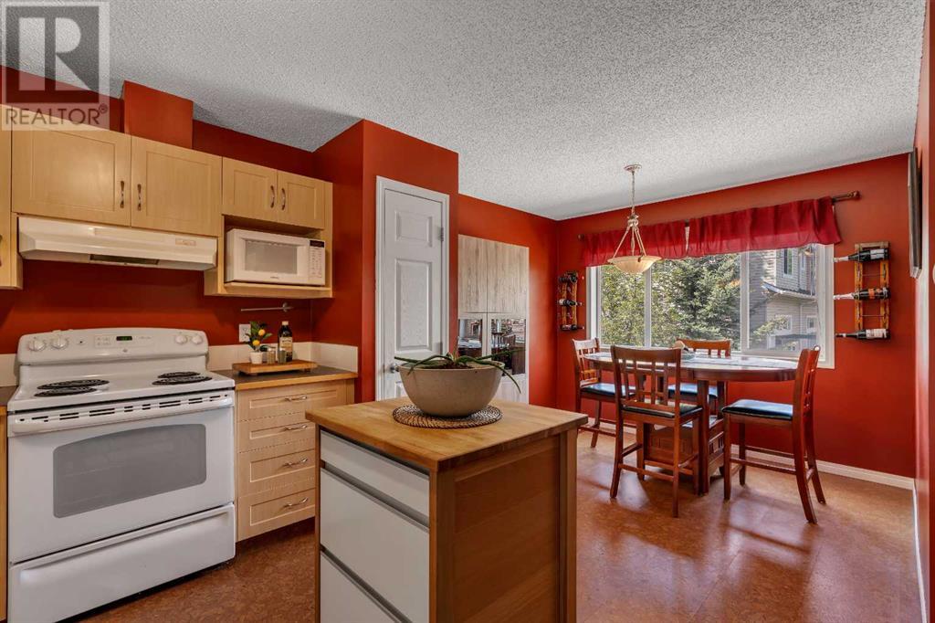 Property at 135 Copperfield Lane SE image 5