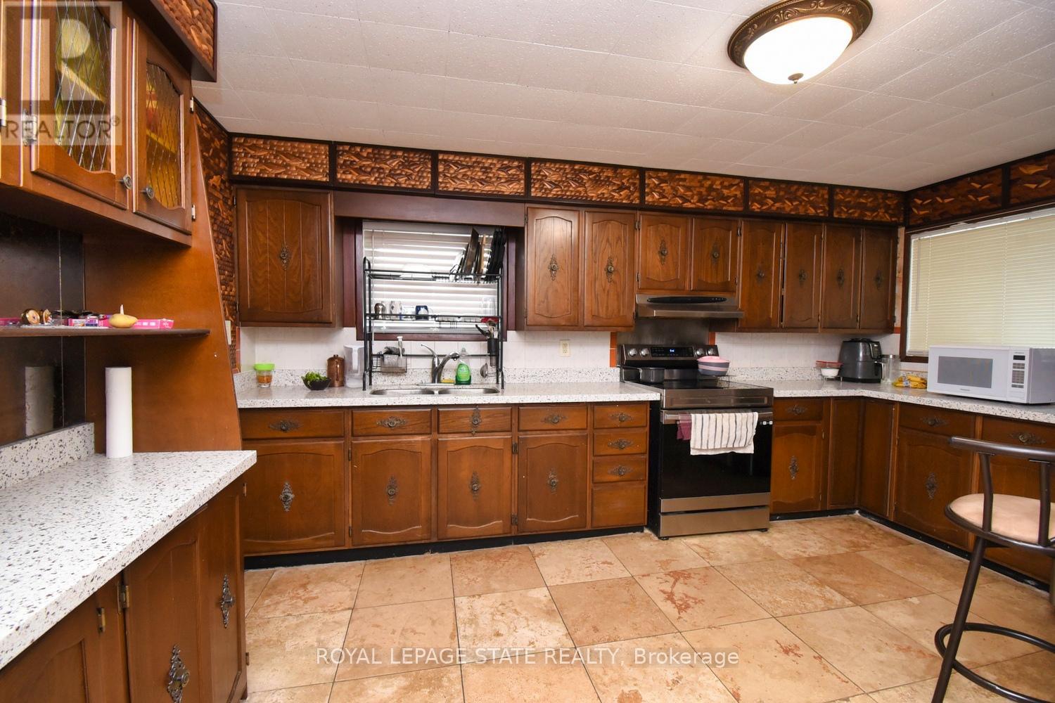 205 Ivon Avenue, Hamilton, Ontario  L8H 5S9 - Photo 14 - X12256879