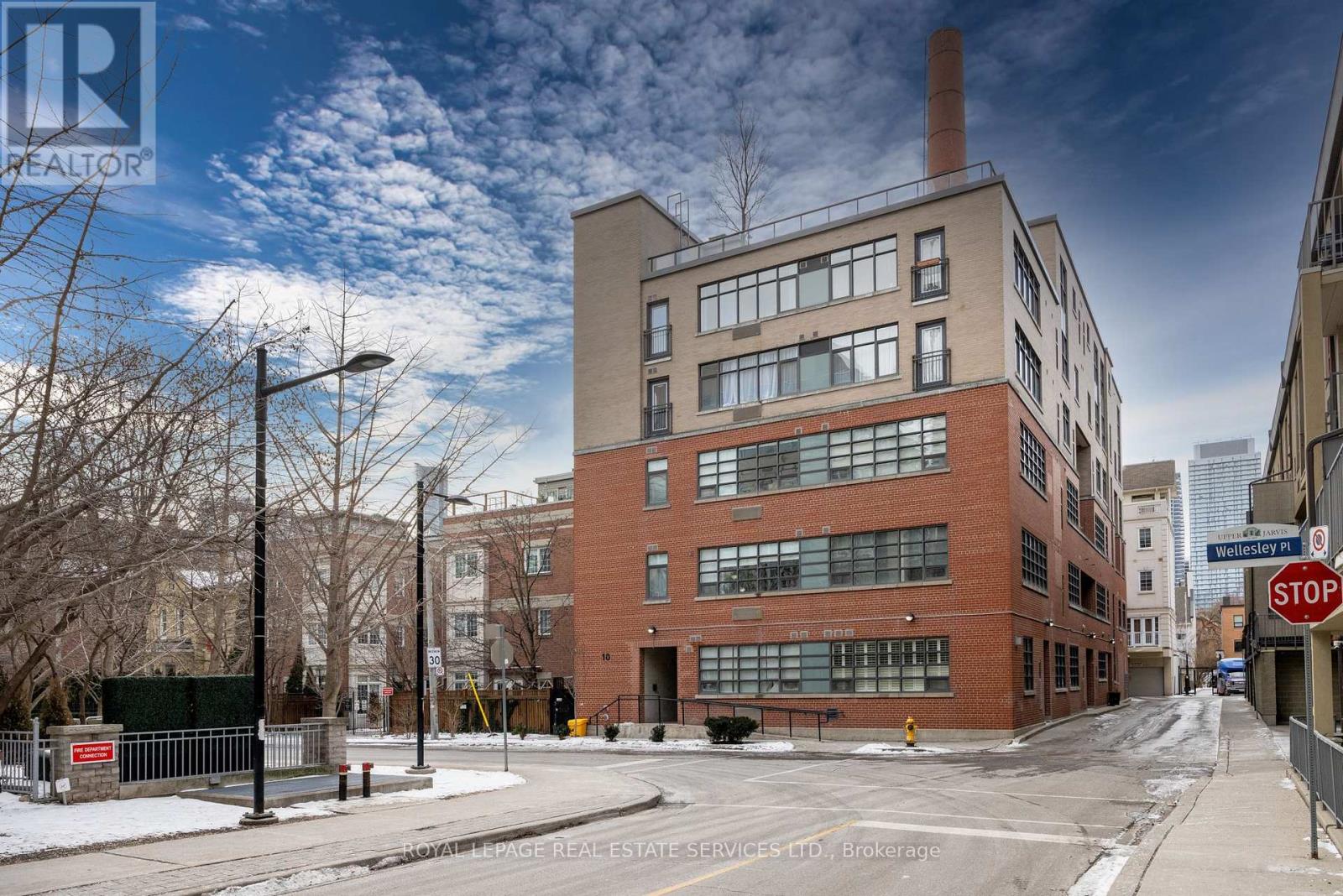 101 - 10 WELLESLEY PLACE, Toronto, Ontario