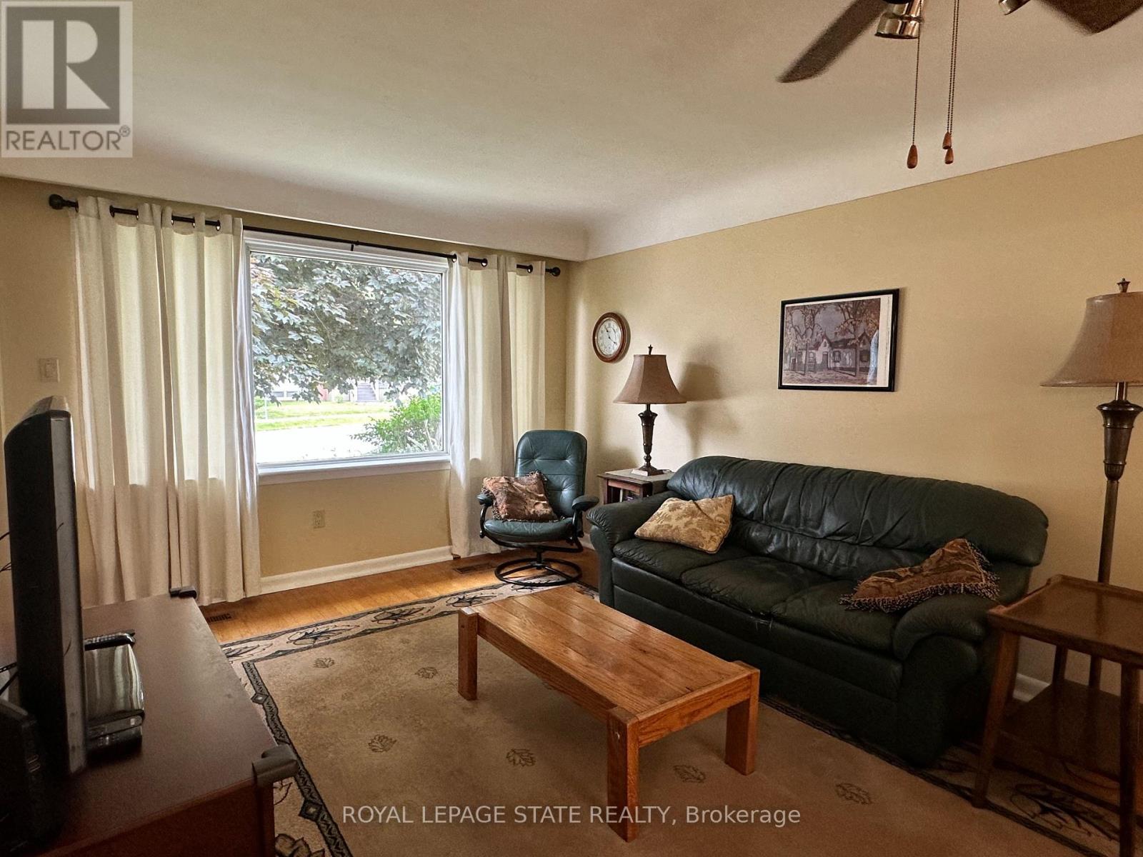 129 Broker Drive, Hamilton, Ontario  L8T 2B9 - Photo 7 - X12229785