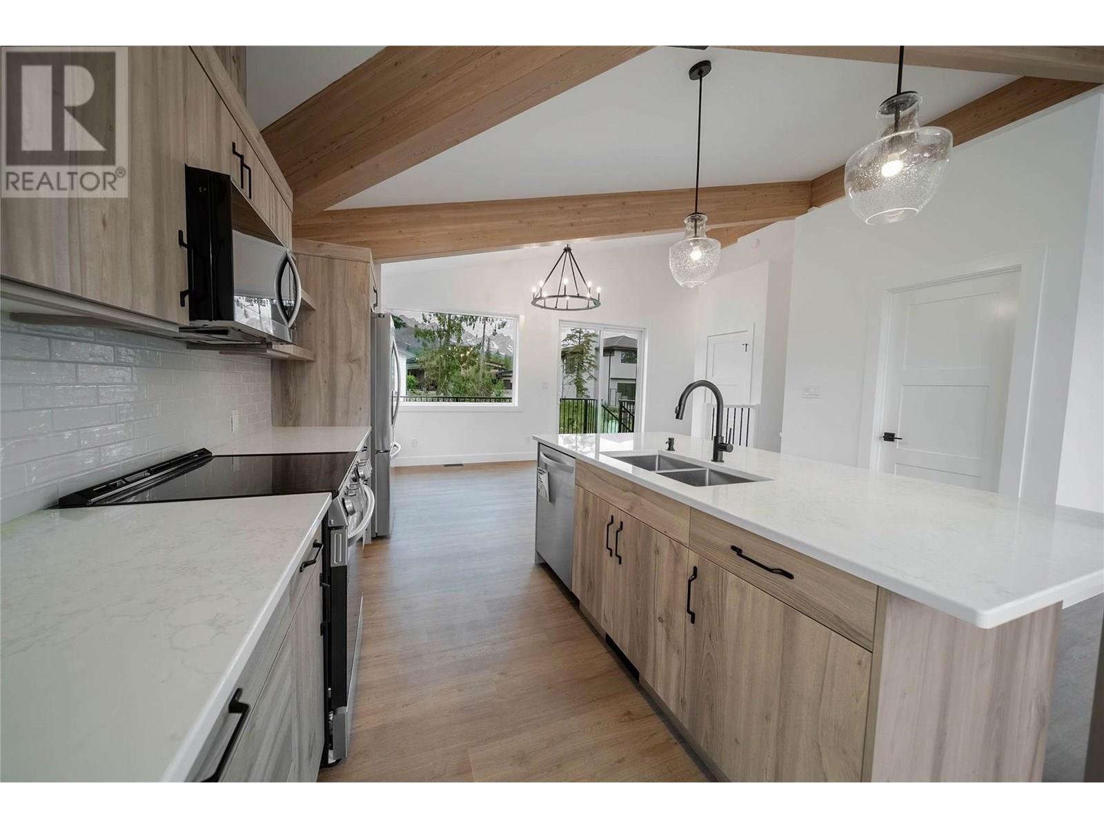 2 Huckleberry Place, Fernie, British Columbia  V0B 1M1 - Photo 12 - 10353618