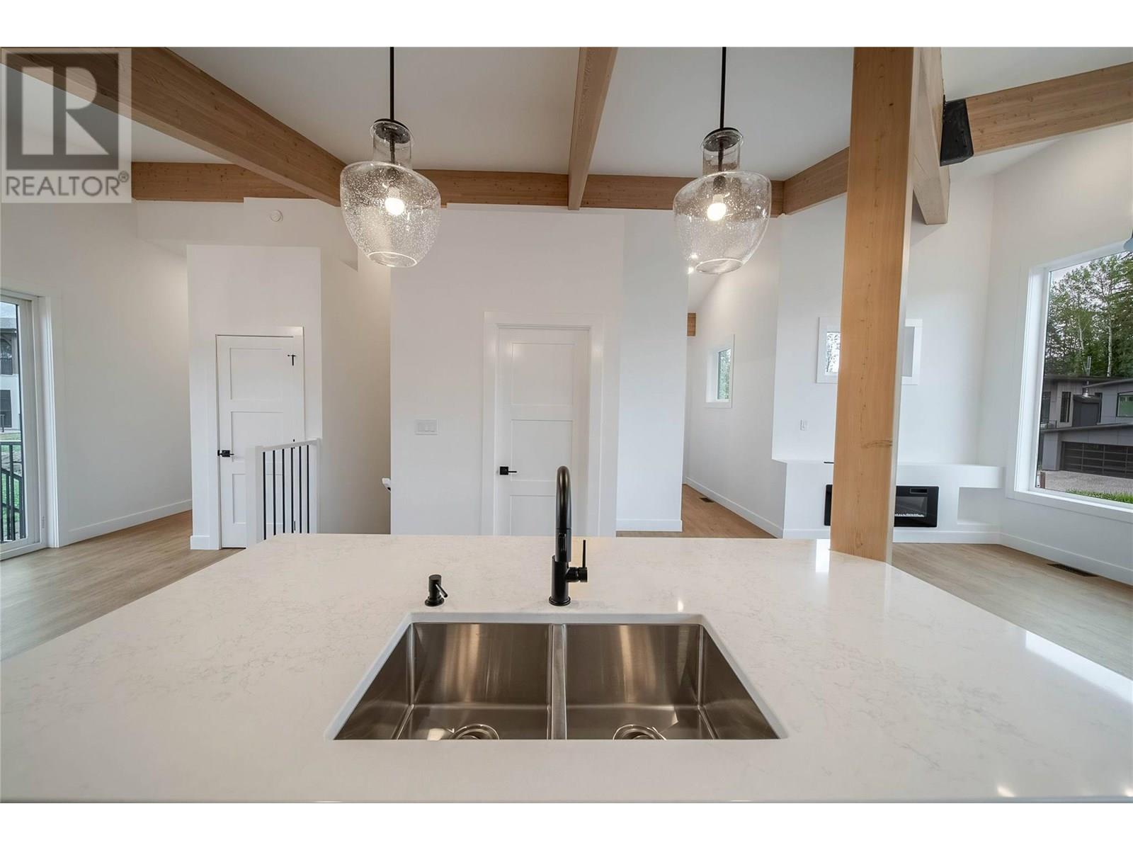 2 Huckleberry Place, Fernie, British Columbia  V0B 1M1 - Photo 21 - 10353618