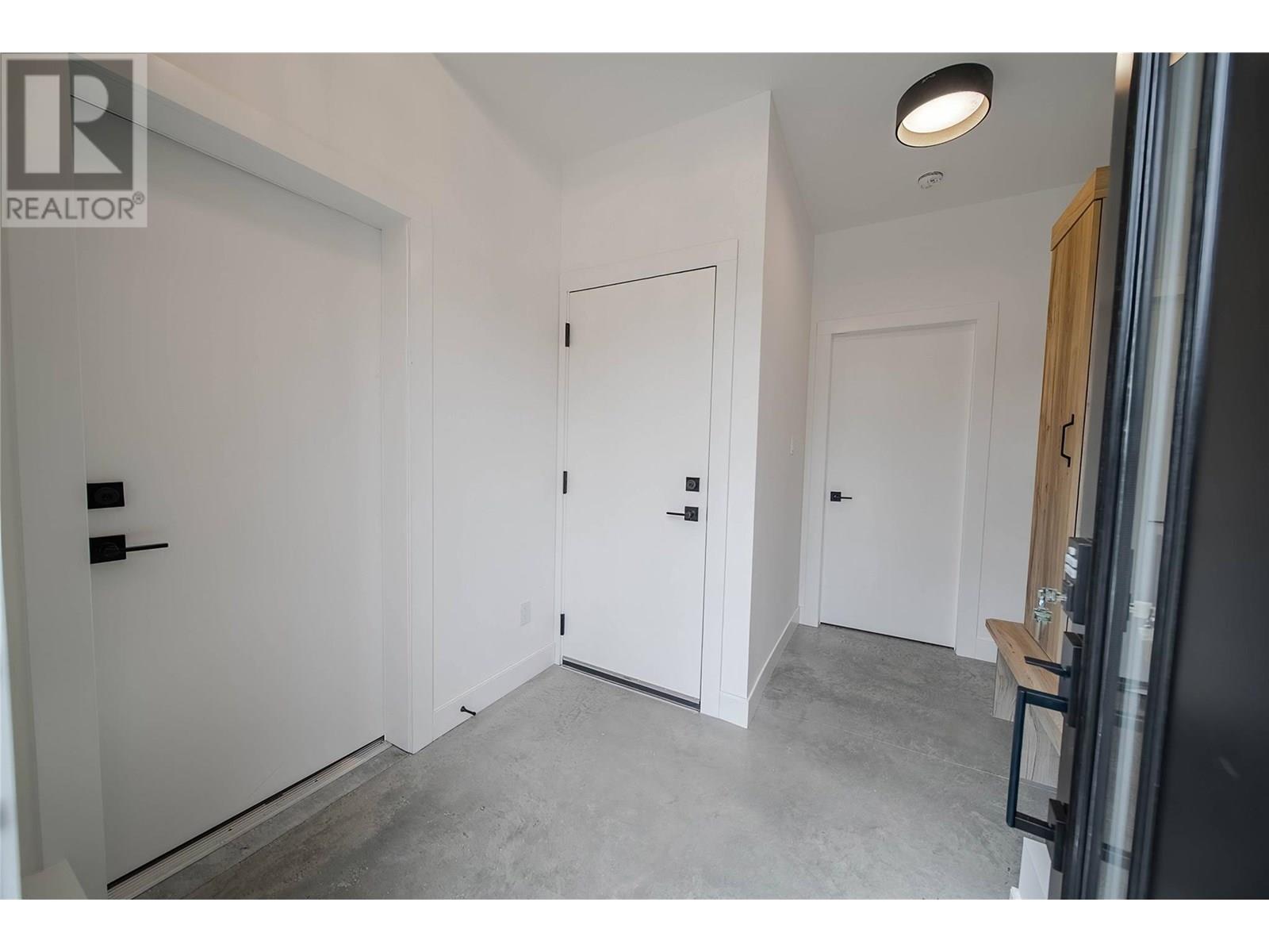 2 Huckleberry Place, Fernie, British Columbia  V0B 1M1 - Photo 4 - 10353618