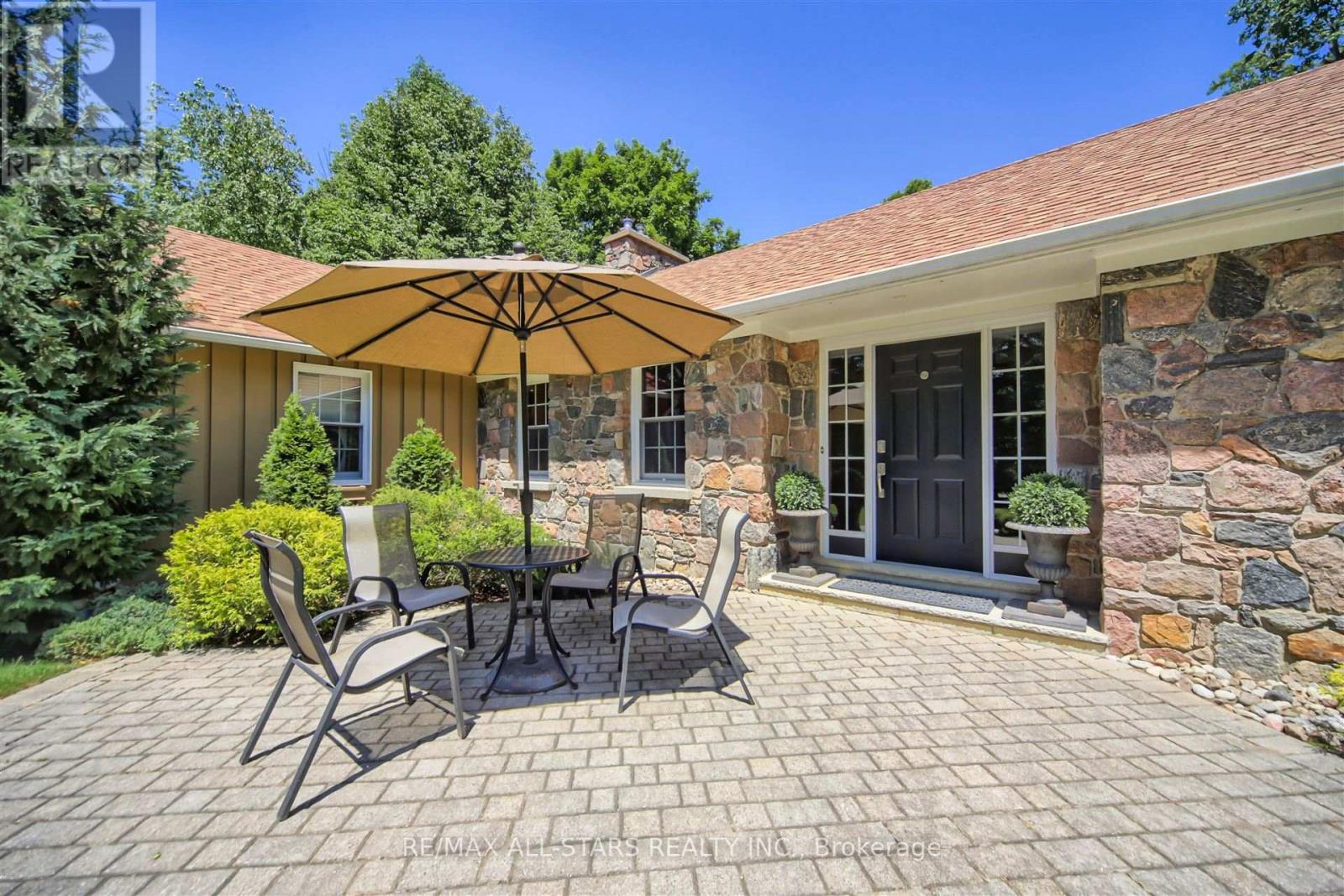 Property at 19 BRISTOL SANDS CRESCENT image 2