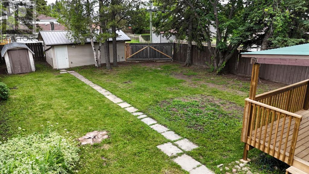 Property at 4927 10 Avenue image 2