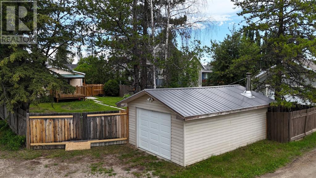 Property at 4927 10 Avenue image 3
